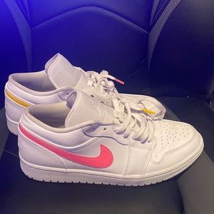 Jordan 1 low ‘White Multi Color’ Size 10